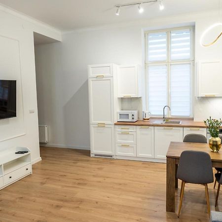 Zlote Apartamenty 6 Legnica Ngoại thất bức ảnh